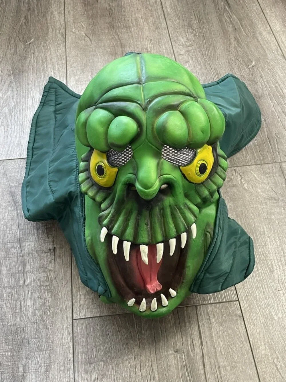 Rubie’s Green Fang Monster Collar Latex Mask Adult Halloween Horror Rare Vintage